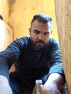 ListedLoin online show from April 22, 9:47 am