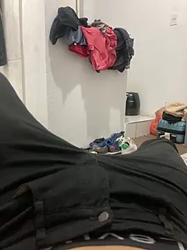 Snapshot of thfrances chatting on February 18, 10:03 pm thfrances online show from February 18, 10:03 pm