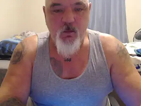 Snapshot of Newfiesausage1972 chatting on January 10, 10:39 am Newfiesausage1972 online show from January 10, 10:39 am