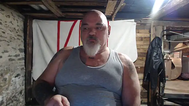 Newfiesausage1972 online show from November 22, 11:21 am