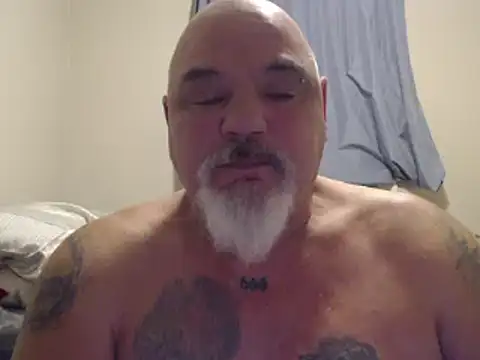 Snapshot of Newfiesausage1972 chatting on December 12, 10:56 am Newfiesausage1972 online show from December 12, 10:56 am