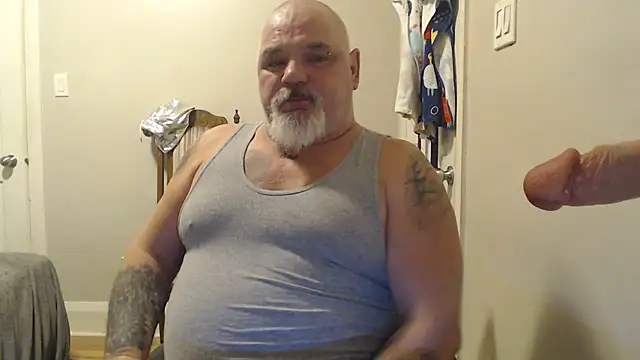 Snapshot of Newfiesausage1972 chatting on February 19, 12:25 am Newfiesausage1972 online show from February 19, 12:25 am