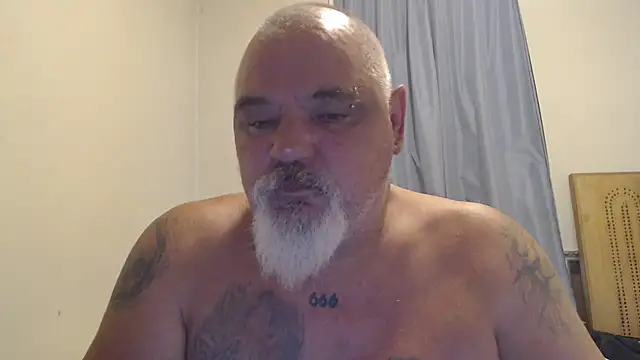 Snapshot of Newfiesausage1972 chatting on September 23, 2:05 pm Newfiesausage1972 online show from September 23, 2:05 pm