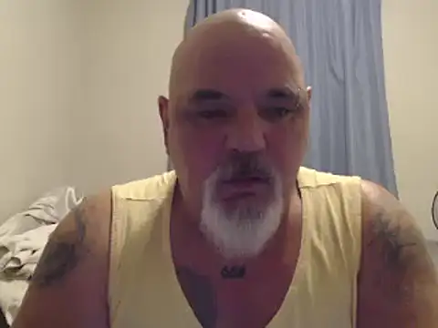 Snapshot of Newfiesausage1972 chatting on January 16, 9:48 am Newfiesausage1972 online show from January 16, 9:48 am