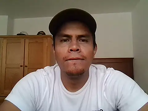 Snapshot of lozter345 chatting on September 10, 6:50 pm lozter345 online show from September 10, 6:50 pm