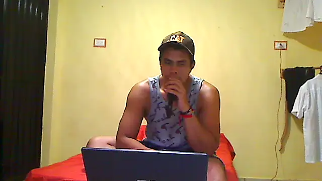 Snapshot of lozter345 chatting on September 15, 12:02 am lozter345 online show from September 15, 12:02 am