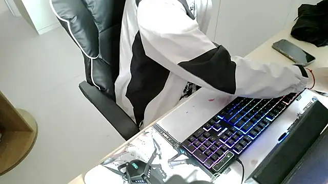 HEARRY668 online show from April 12, 6:37 am