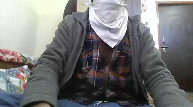 Snapshot of mainhoondon98 chatting on January 13, 8:26 am mainhoondon98 online show from January 13, 8:26 am