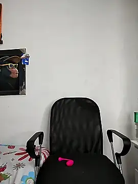 Demiansteven2 online show from April 18, 7:07 pm