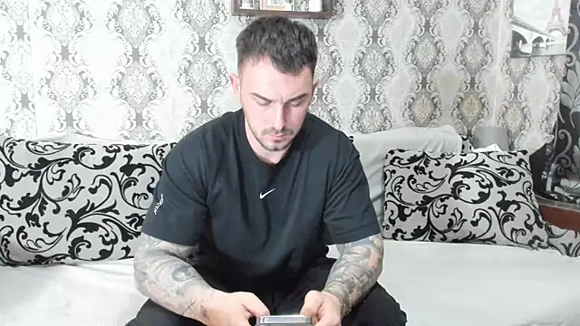 Snapshot of Jonmusclemaster chatting on January 26, 8:45 pm Jonmusclemaster online show from January 26, 8:45 pm