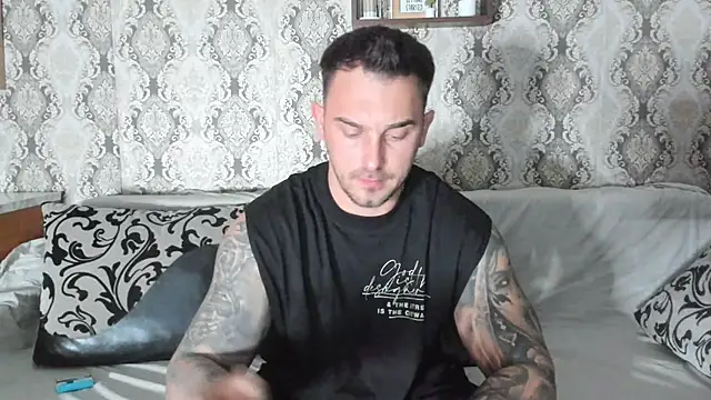 Snapshot of Jonmusclemaster chatting on February 14, 8:37 pm Jonmusclemaster online show from February 14, 8:37 pm