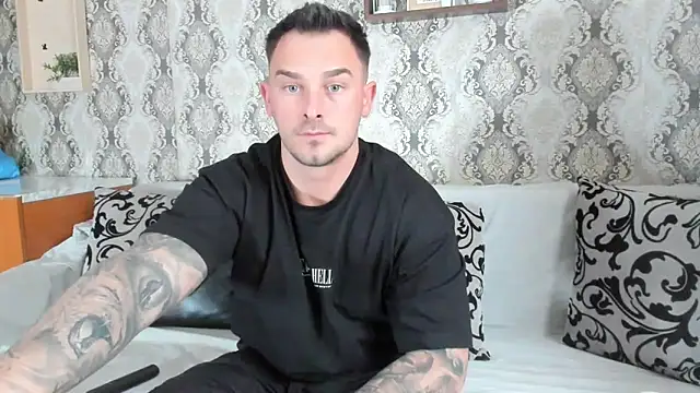 Snapshot of Jonmusclemaster chatting on February 20, 12:36 pm Jonmusclemaster online show from February 20, 12:36 pm
