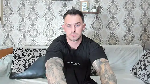 Snapshot of Jonmusclemaster chatting on February 10, 9:04 pm Jonmusclemaster online show from February 10, 9:04 pm