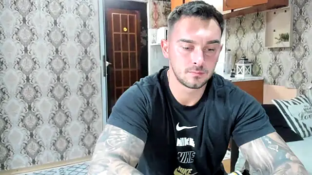 Snapshot of Jonmusclemaster chatting on September 18, 8:11 pm Jonmusclemaster online show from September 18, 8:11 pm