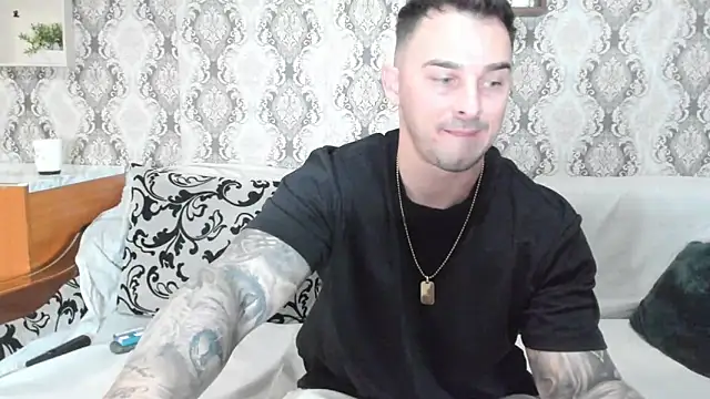 Snapshot of Jonmusclemaster chatting on January 17, 7:20 pm Jonmusclemaster online show from January 17, 7:20 pm