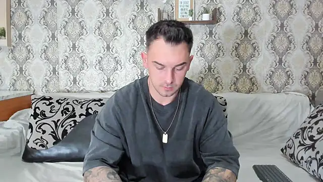 Snapshot of Jonmusclemaster chatting on February 8, 3:53 pm Jonmusclemaster online show from February 8, 3:53 pm