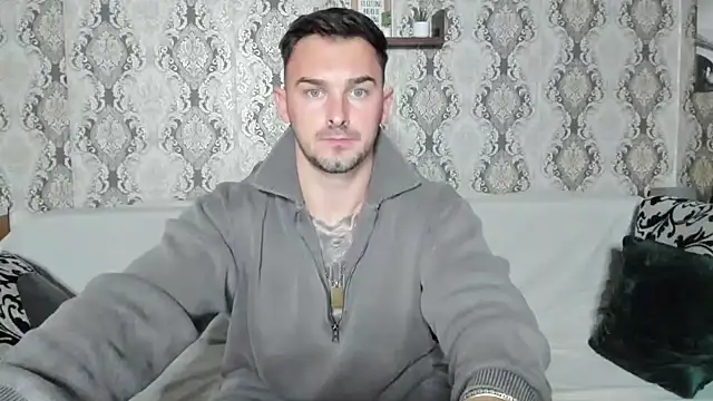 Snapshot of Jonmusclemaster chatting on December 9, 8:40 pm Jonmusclemaster online show from December 9, 8:40 pm