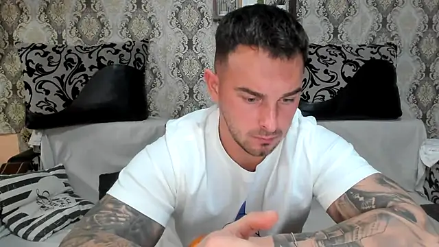 Jonmusclemaster online show from November 14, 8:32 pm