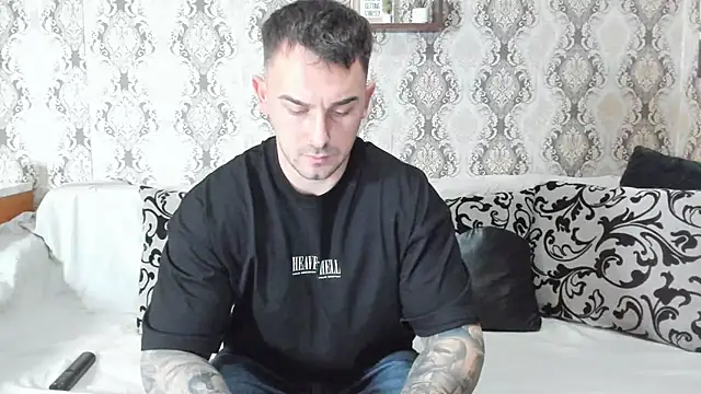 Snapshot of Jonmusclemaster chatting on January 18, 7:04 pm Jonmusclemaster online show from January 18, 7:04 pm
