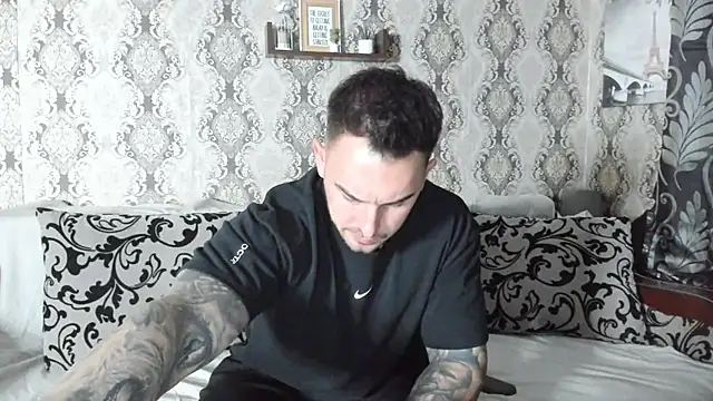Snapshot of Jonmusclemaster chatting on January 20, 8:50 pm Jonmusclemaster online show from January 20, 8:50 pm