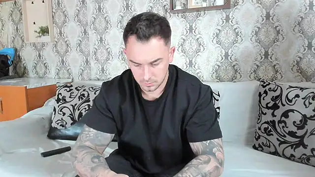 Snapshot of Jonmusclemaster chatting on February 19, 12:33 pm Jonmusclemaster online show from February 19, 12:33 pm