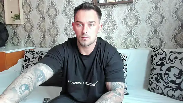 Snapshot of Jonmusclemaster chatting on February 21, 8:28 am Jonmusclemaster online show from February 21, 8:28 am