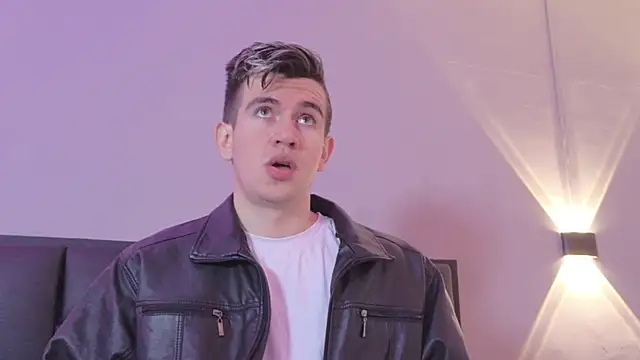 MikaelSlow online show from April 21, 4:07 am