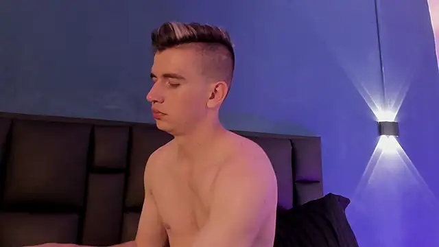 MikaelSlow online show from February 10, 5:12 am