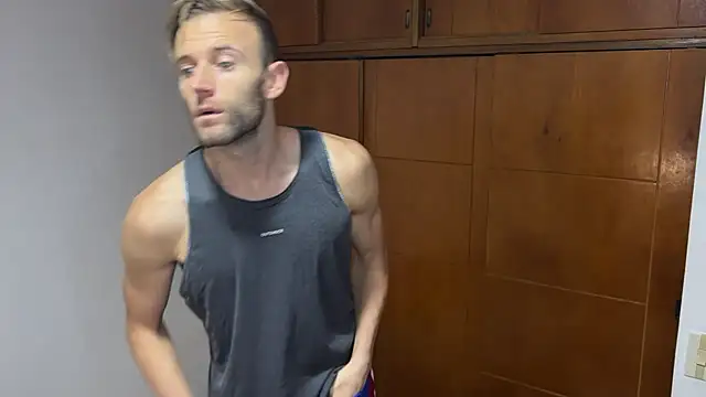 Snapshot of aquilesmade chatting on December 29, 4:19 pm aquilesmade online show from December 29, 4:19 pm