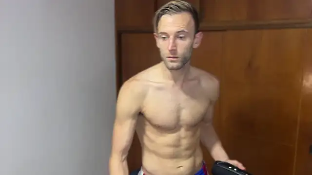 Snapshot of aquilesmade chatting on December 7, 4:14 pm aquilesmade online show from December 7, 4:14 pm