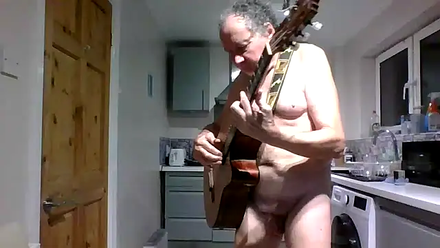 Snapshot of jimmybenido chatting on October 17, 6:01 pm jimmybenido online show from October 17, 6:01 pm