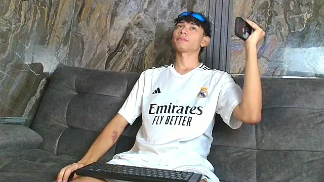 Snapshot of Daviid_laidd chatting on March 1, 6:32 pm Daviid laidd online show from March 1, 6:32 pm