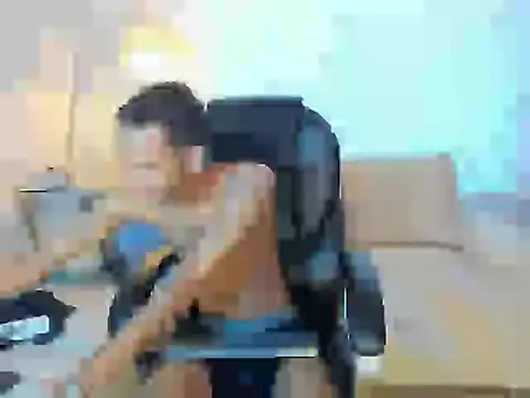 Snapshot of tonny_23cm_ chatting on October 3, 7:52 pm tonny 23cm online show from October 3, 7:52 pm