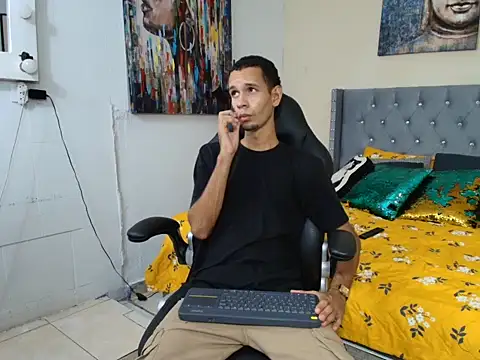 Snapshot of tonny_23cm_ chatting on October 15, 7:43 pm tonny 23cm online show from October 15, 7:43 pm