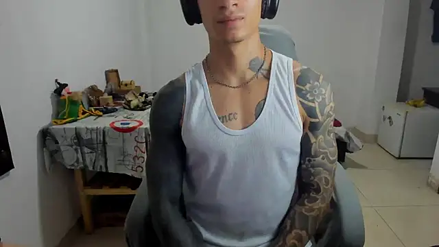 Snapshot of Balo_lovers chatting on March 1, 9:15 pm Balo lovers online show from March 1, 9:15 pm