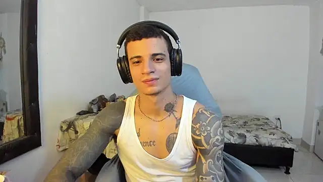 Snapshot of Balo_lovers chatting on October 29, 2:53 pm Balo lovers online show from October 29, 2:53 pm