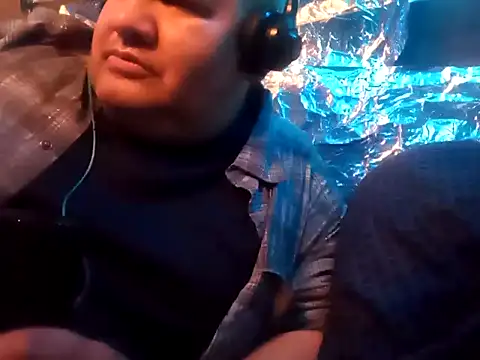 Snapshot of thecoolarrow chatting on December 30, 7:26 am thecoolarrow online show from December 30, 7:26 am