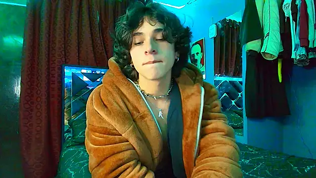 Snapshot of Luke_Howland chatting on March 14, 10:04 pm Luke Howland online show from March 14, 10:04 pm