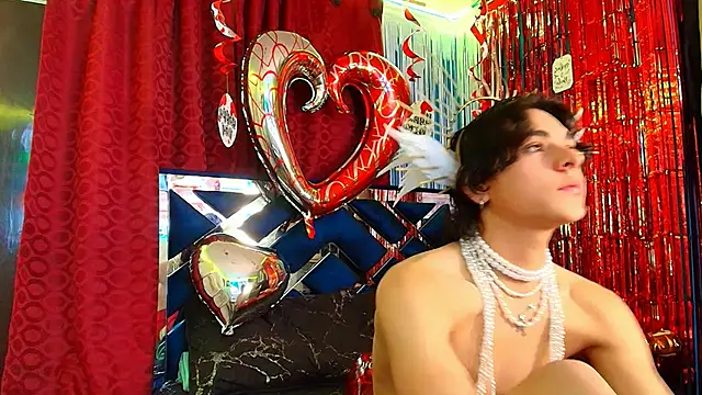 Snapshot of Luke_Howland chatting on February 14, 10:15 pm Luke Howland online show from February 14, 10:15 pm