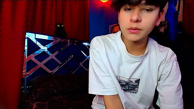 Snapshot of Luke_Howland chatting on September 8, 11:37 pm Luke Howland online show from September 8, 11:37 pm