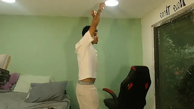 danielitopapuu online show from January 9, 10:15 pm