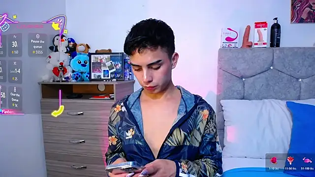 OwenBluee online show from November 13, 6:40 am