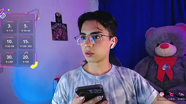OwenBluee online show from July 24, 7:59 am