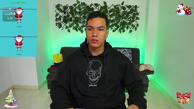 Snapshot of Taylor_John chatting on December 24, 1:50 pm Taylor John online show from December 24, 1:50 pm