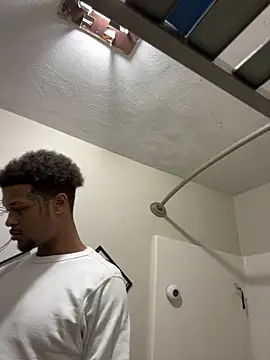 rayyymack online show from March 7, 1:53 pm