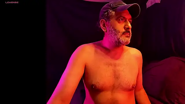 BushBator online show from April 29, 8:08 am