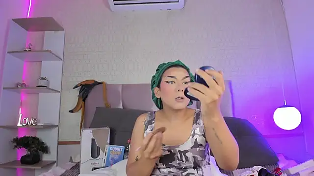 yossi peach cute online show from March 25, 8:57 pm