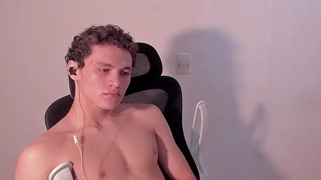 laurent nova online show from April 25, 1:41 pm