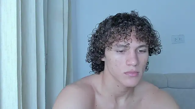Snapshot of laurent_nova chatting on February 7, 3:24 am laurent nova online show from February 7, 3:24 am