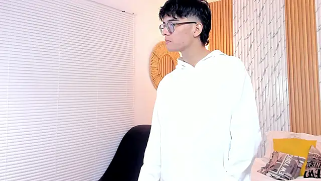 Snapshot of billie_jr chatting on February 14, 12:25 pm billie jr online show from February 14, 12:25 pm